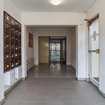 Rezedova One Retreat