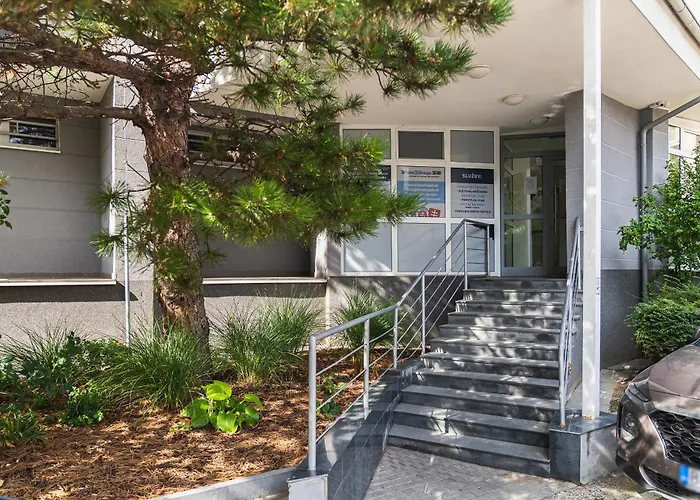 Rezedova One Retreat