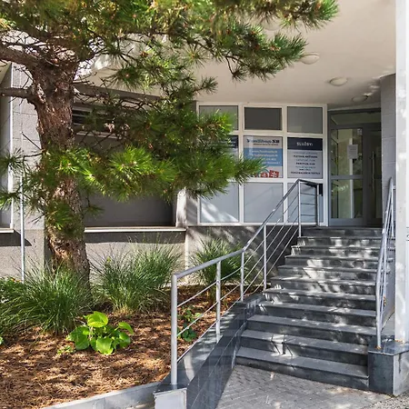 Rezedova One Retreat